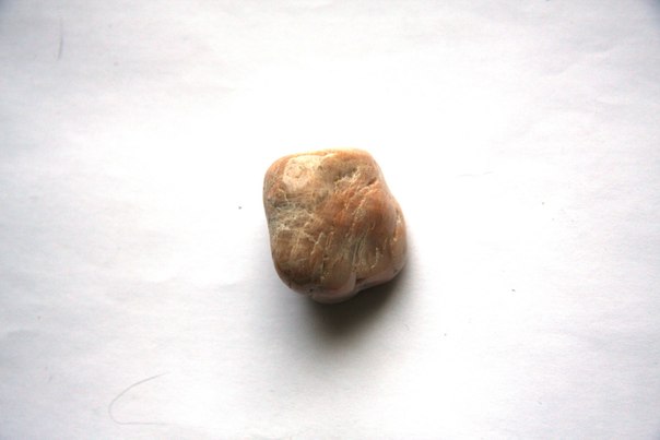 Энергия камней № 51 Лунный камень (окатанный камень) фото, обсуждение